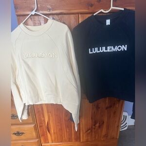 Lululemon wordmark scuba crop  Sweatshirts  in navy blue and buttercream